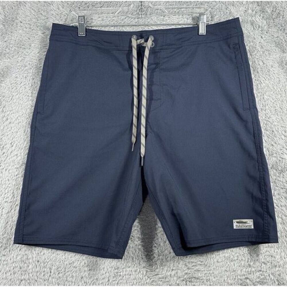 LL Bean Shorts Mens 34 Traverse Front Hybrid Blue
